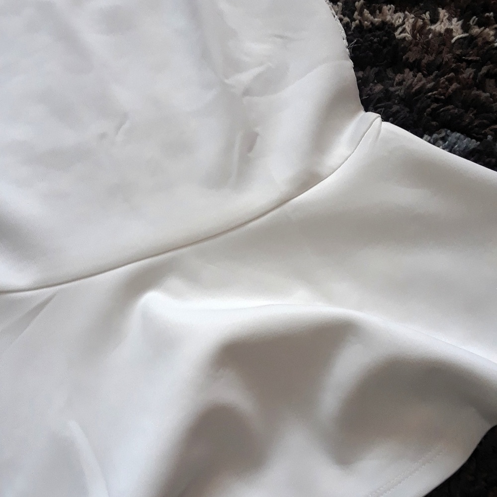 White Top - Picture 4 of 6